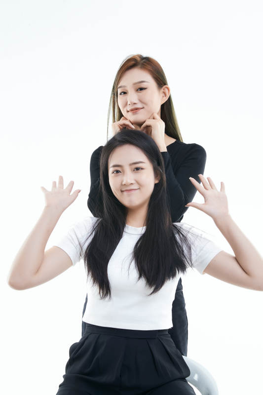 可爱的亚洲闺蜜少女图片