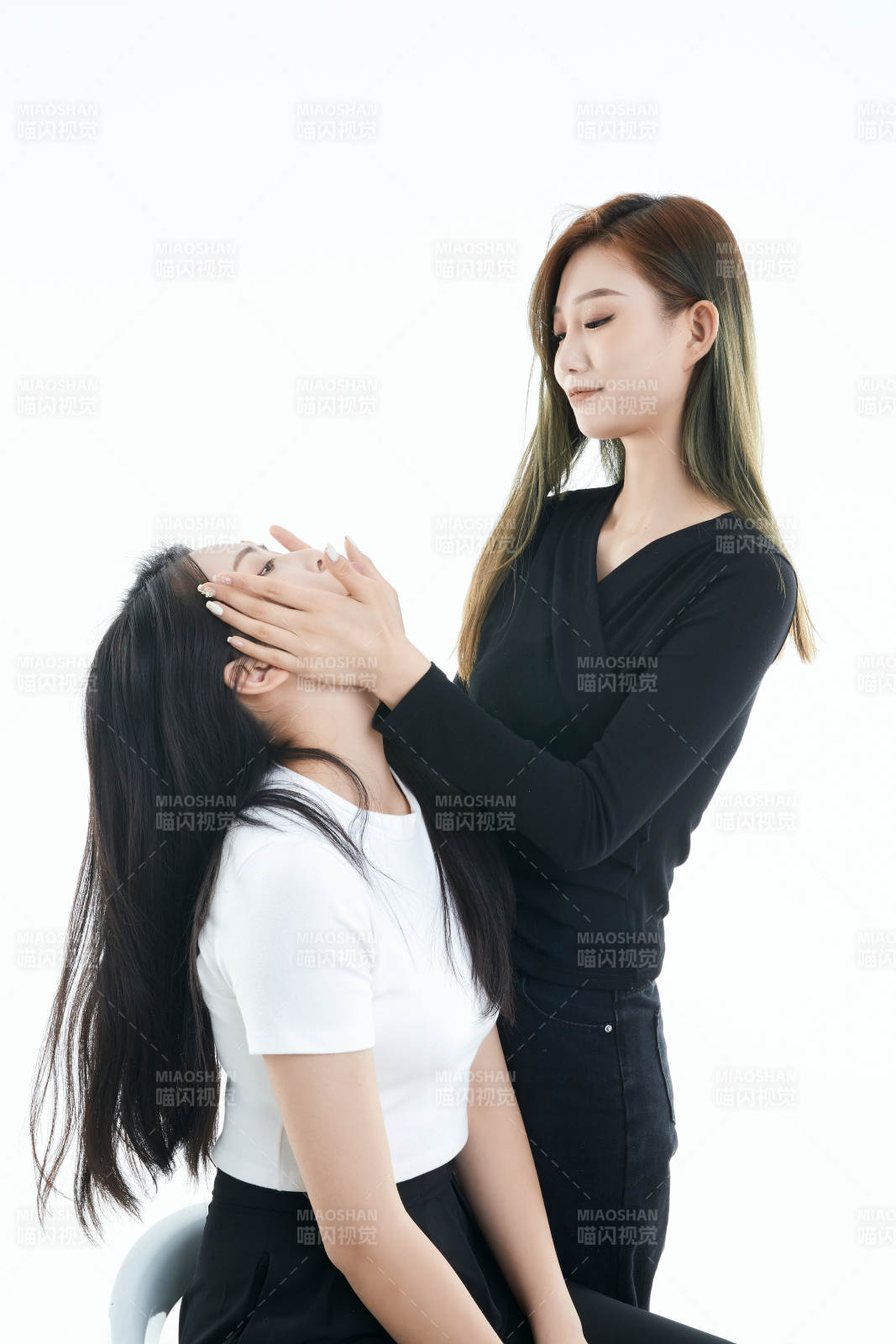 可爱的亚洲闺蜜少女图片