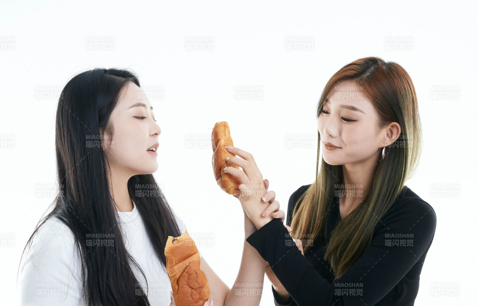 可爱的亚洲闺蜜少女图片