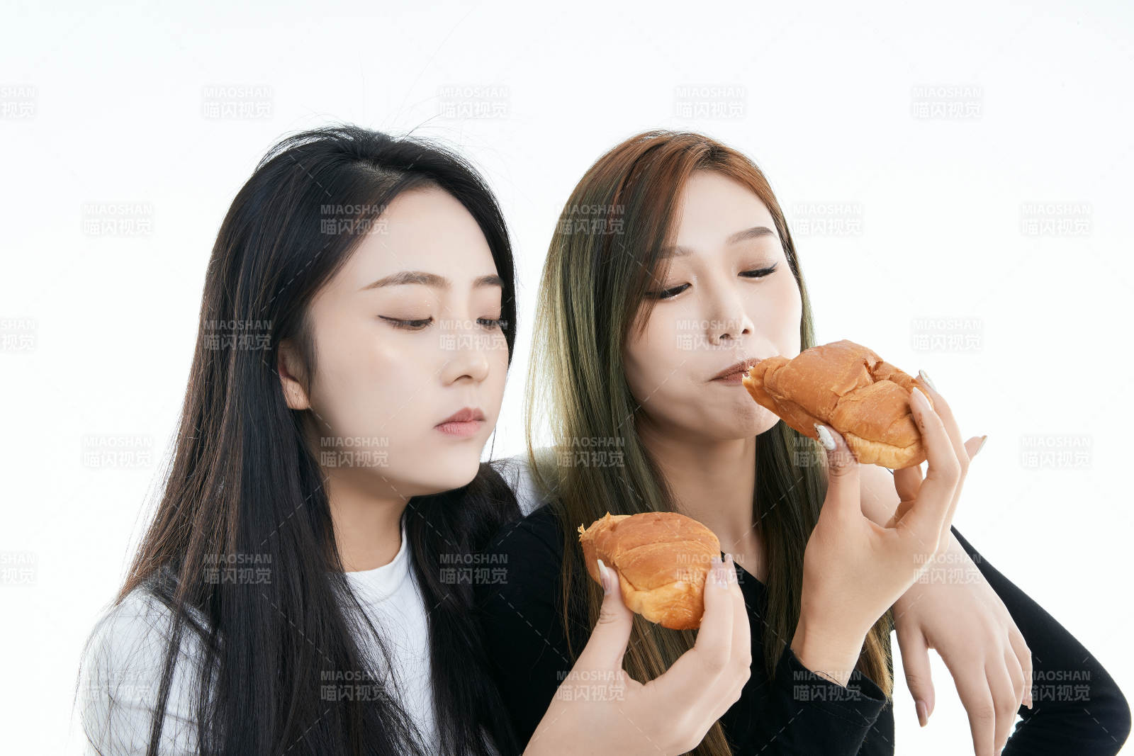 可爱的亚洲闺蜜少女图片