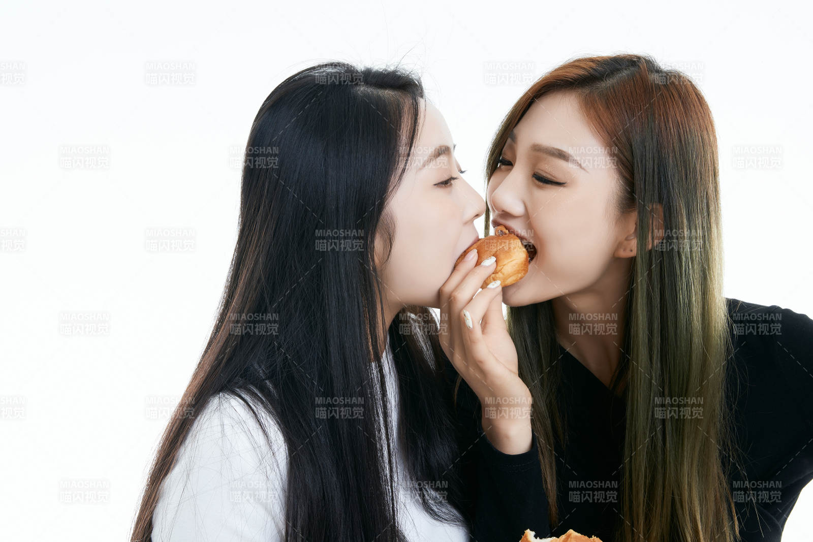 可爱的亚洲闺蜜少女图片