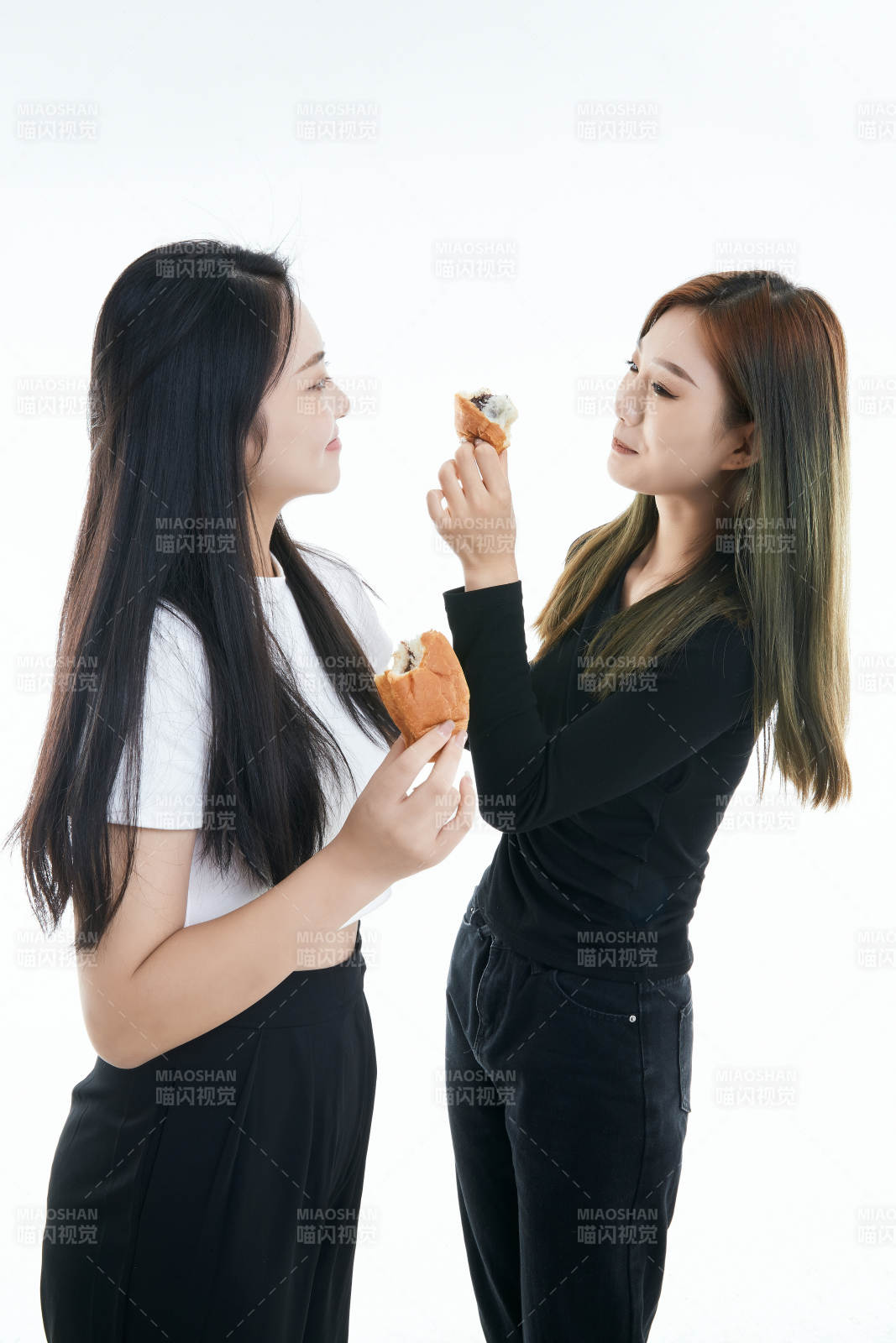 可爱的亚洲闺蜜少女图片