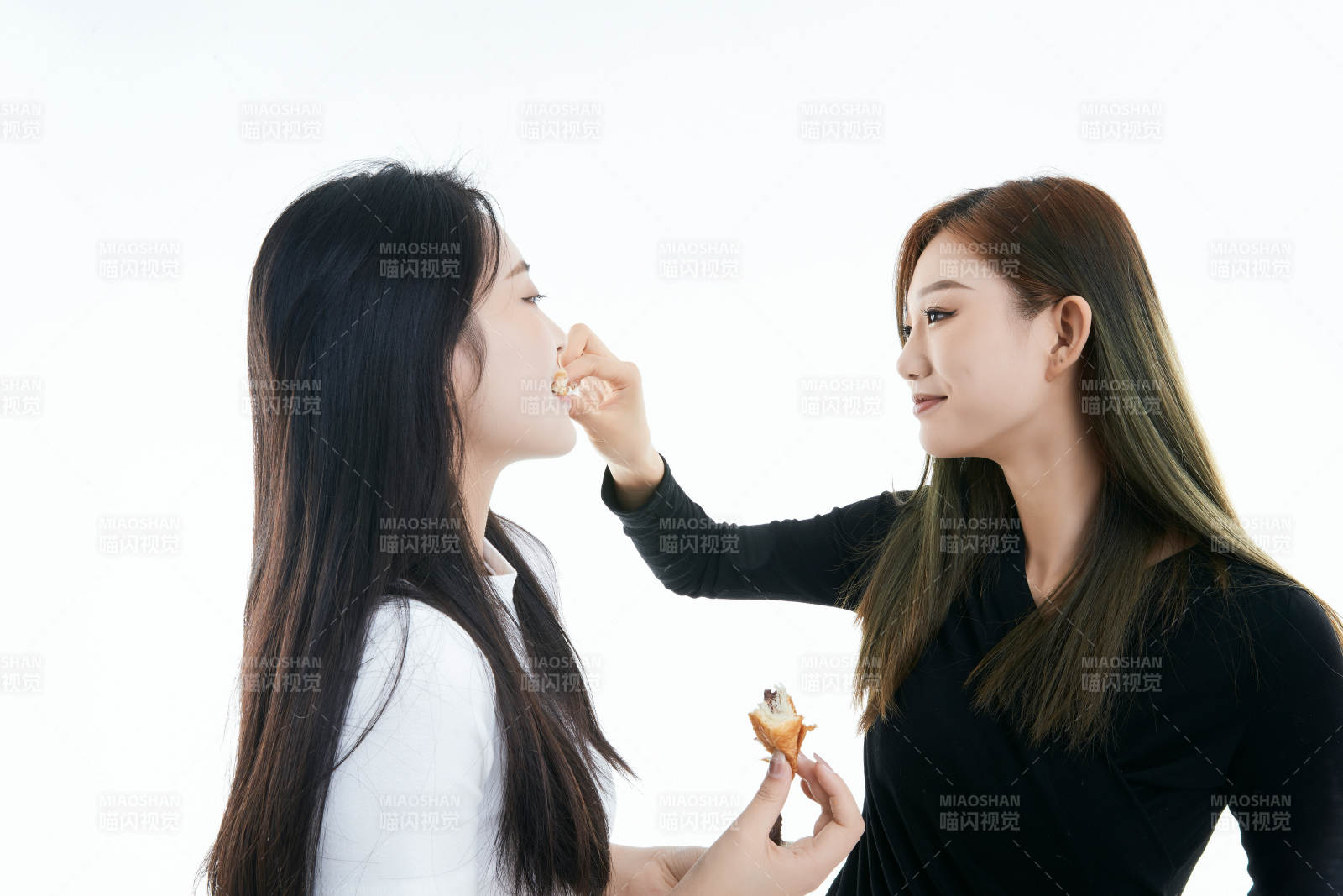 可爱的亚洲闺蜜少女图片