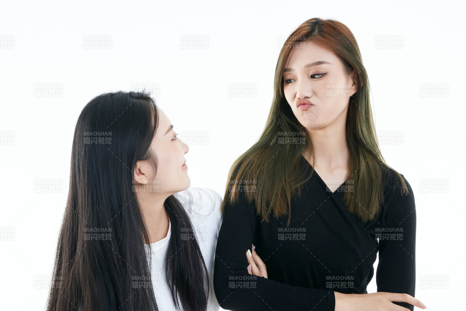 可爱的亚洲闺蜜少女图片