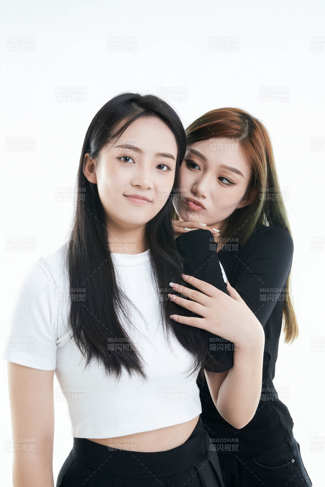 可爱的亚洲闺蜜少女图片