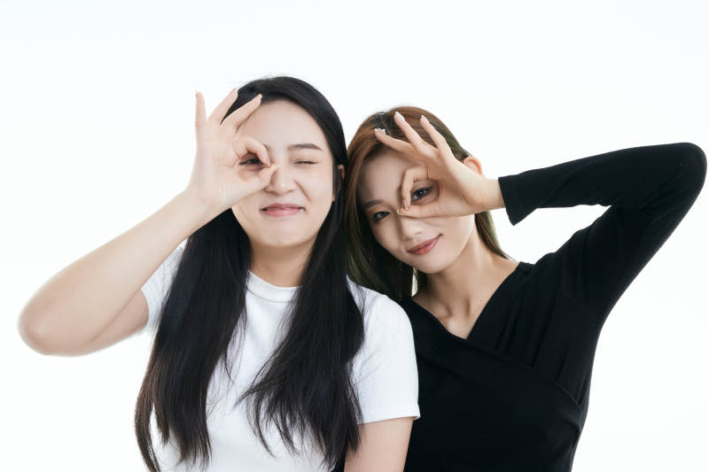 可爱的亚洲闺蜜少女图片