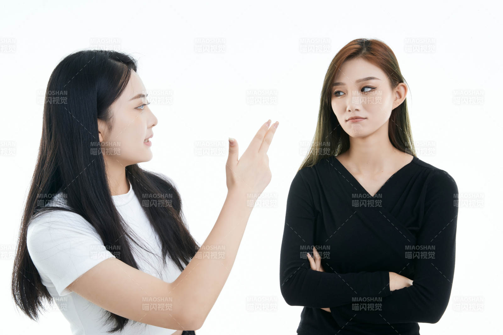 可爱的亚洲闺蜜少女图片