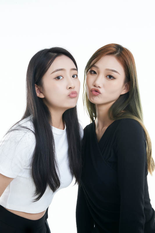 可爱的亚洲闺蜜少女图片