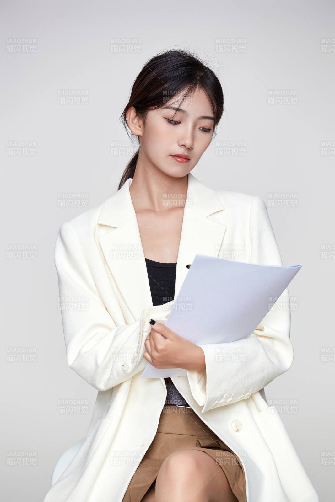 商务职业女性文员公关图片