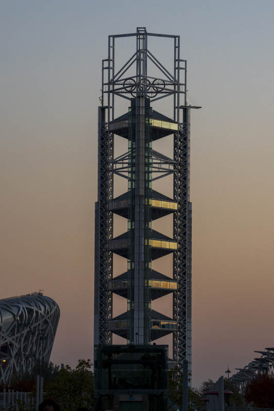 奥运塔楼剪影图片