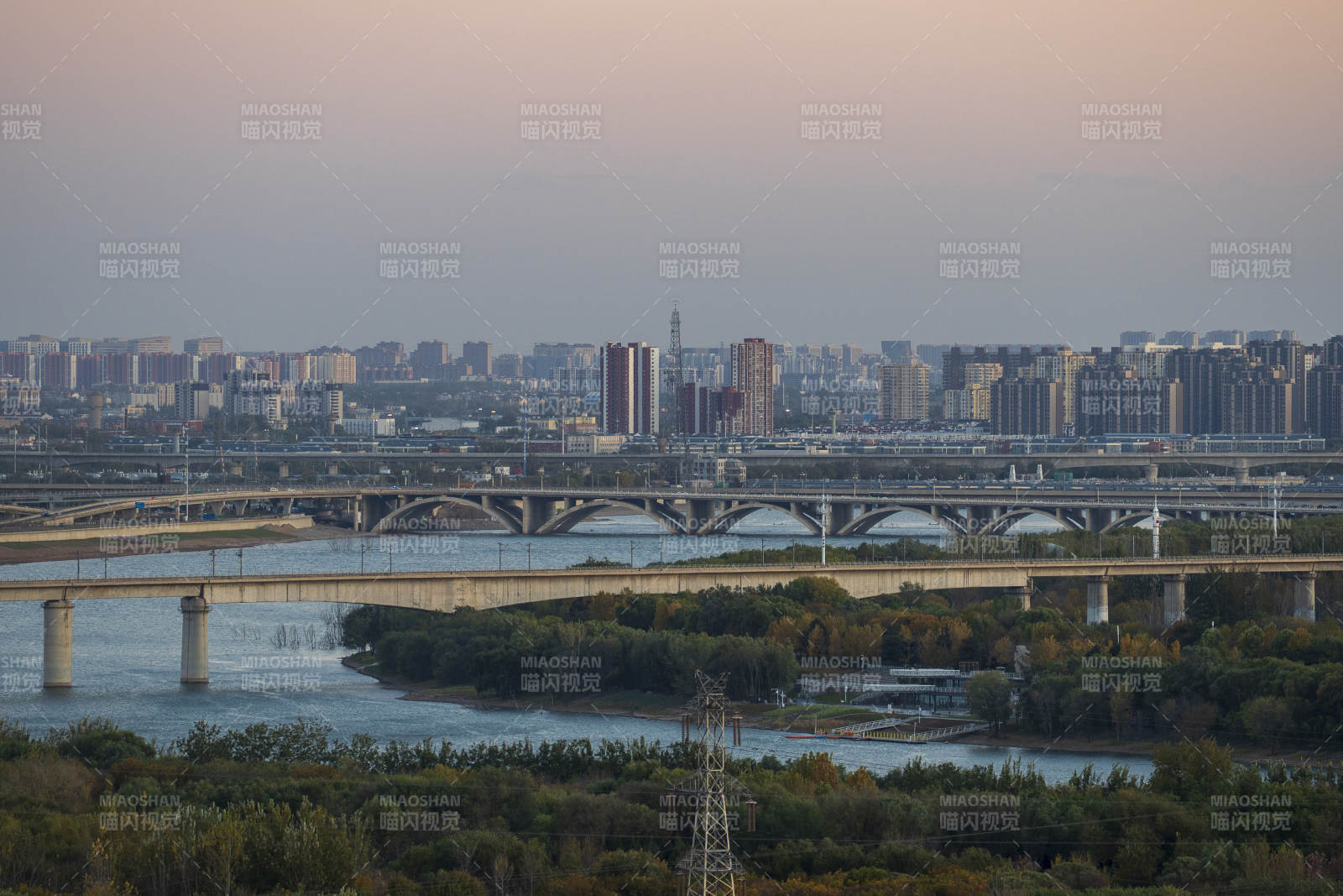 北京永定河畔桥景图片