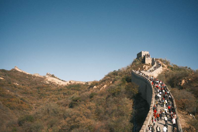 长城游人如织图片