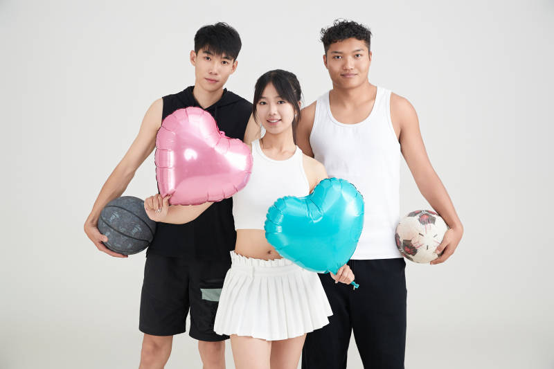 足球 篮球运动员以及拉拉队长形象图片