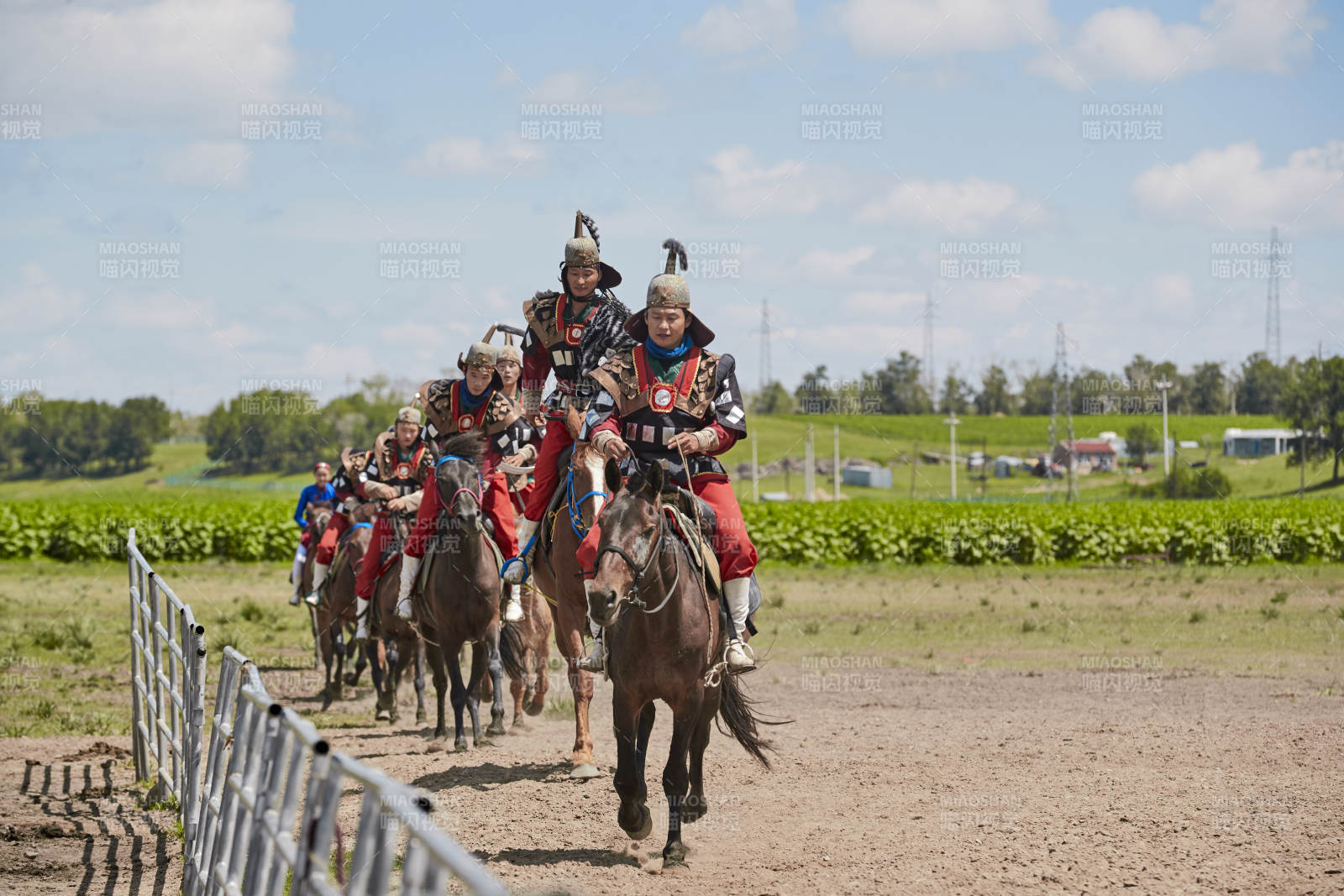 河北省沽源县库伦淖尔景区的蒙古马术表演图片