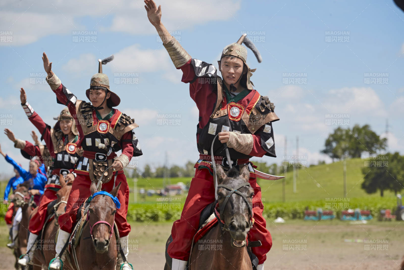 河北省沽源县库伦淖尔景区的蒙古马术表演图片