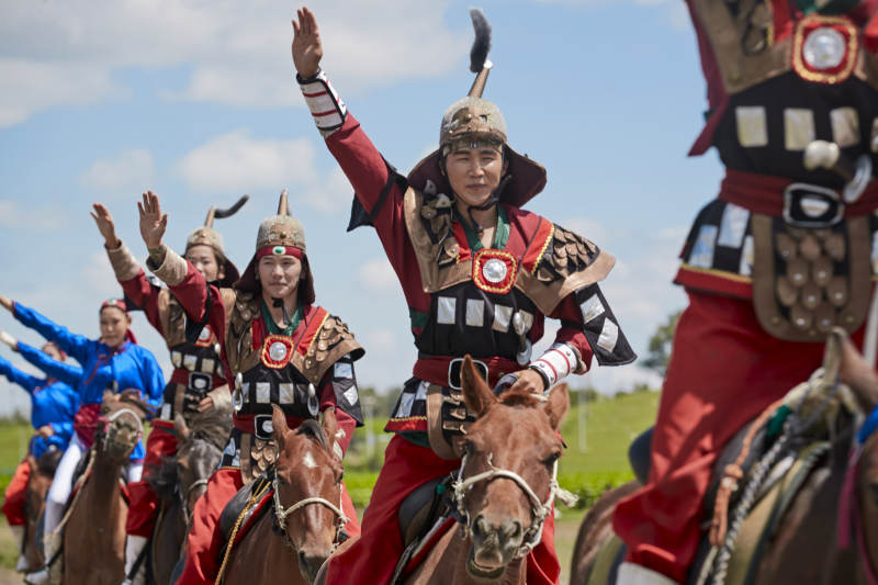 河北省沽源县库伦淖尔景区的蒙古马术表演图片