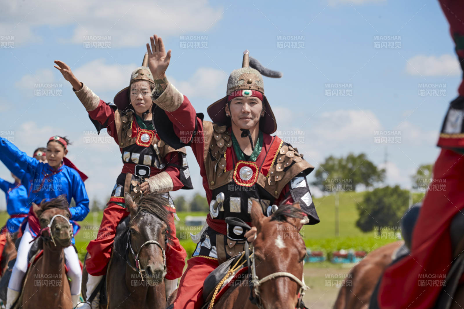 河北省沽源县库伦淖尔景区的蒙古马术表演图片