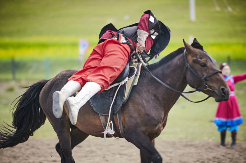 河北省沽源县库伦淖尔景区的蒙古马术表演图片