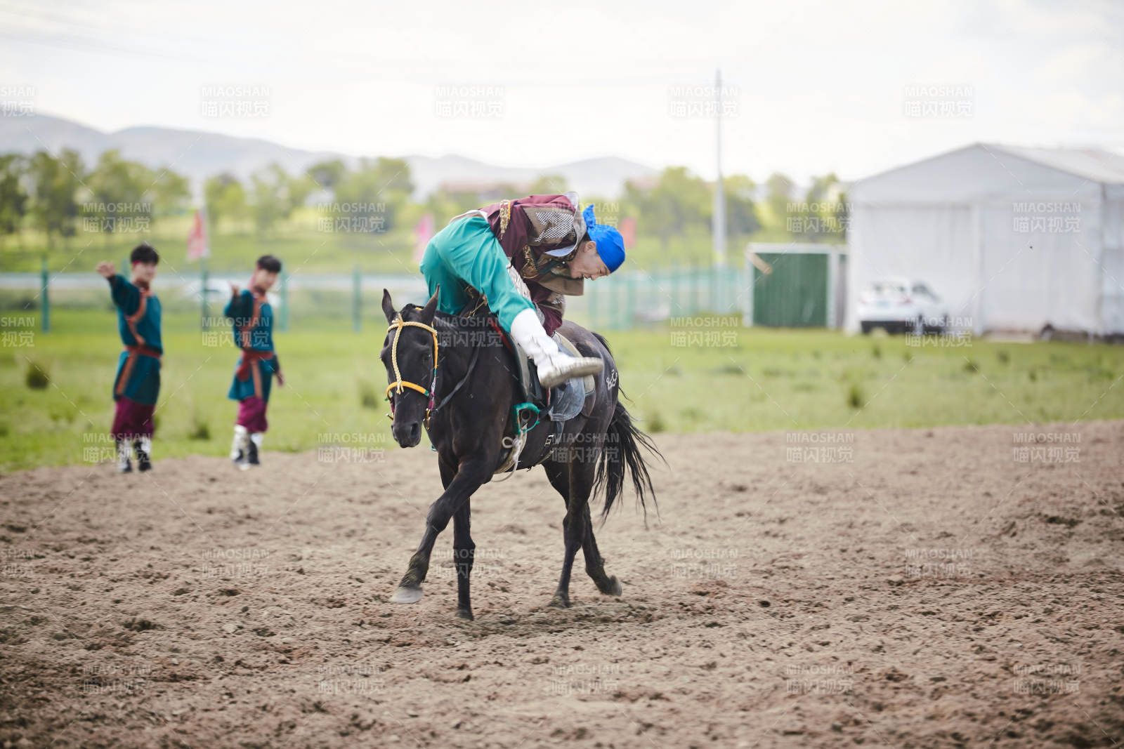 河北省沽源县库伦淖尔景区的蒙古马术表演图片