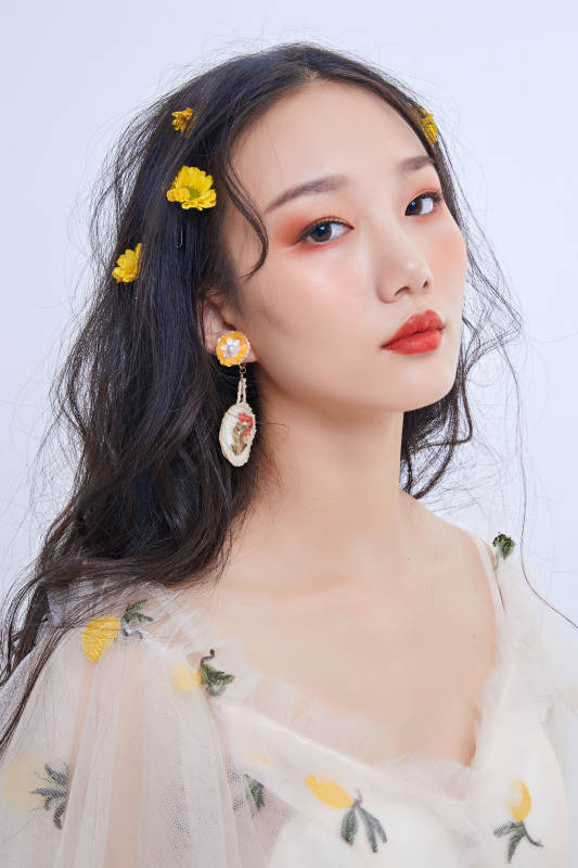 亚洲女性妆面图片