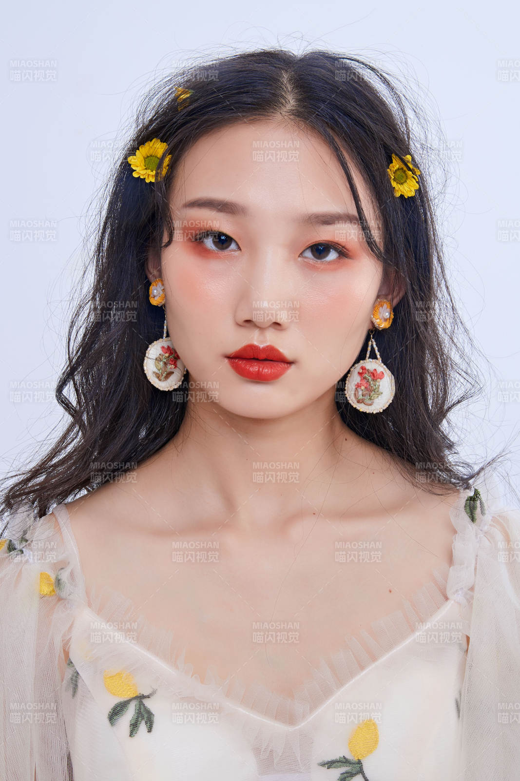 亚洲女性妆面图片