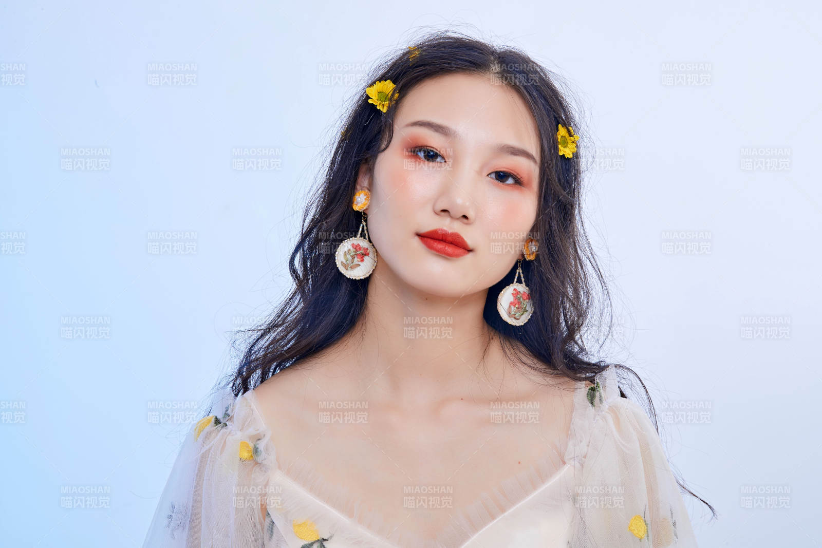 亚洲女性妆面图片