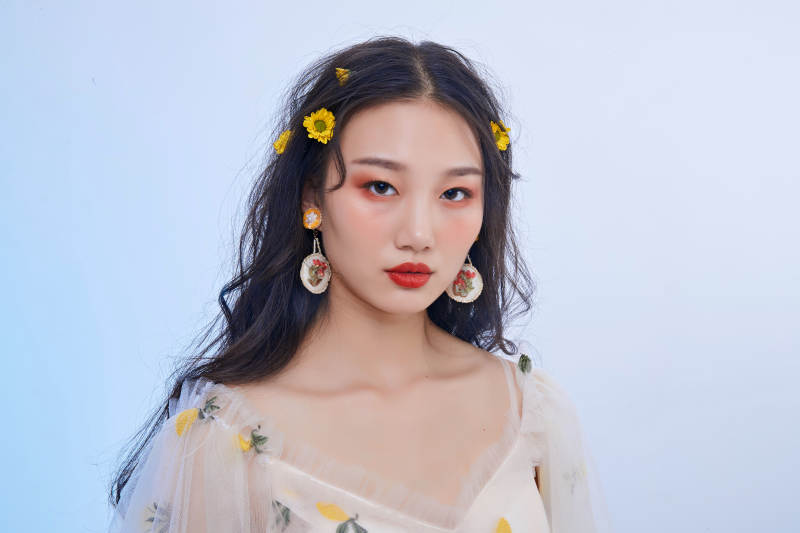 亚洲女性妆面图片