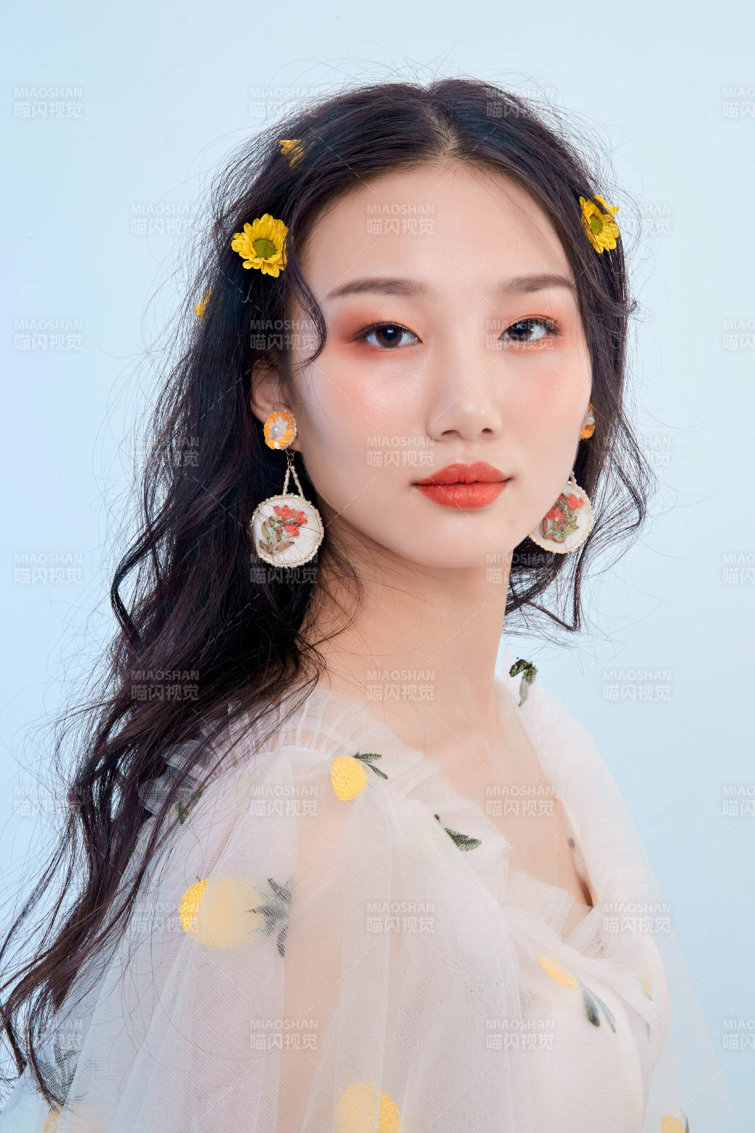 亚洲女性妆面图片