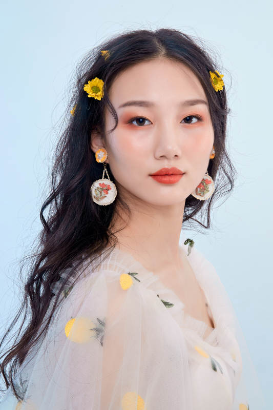 亚洲女性妆面图片