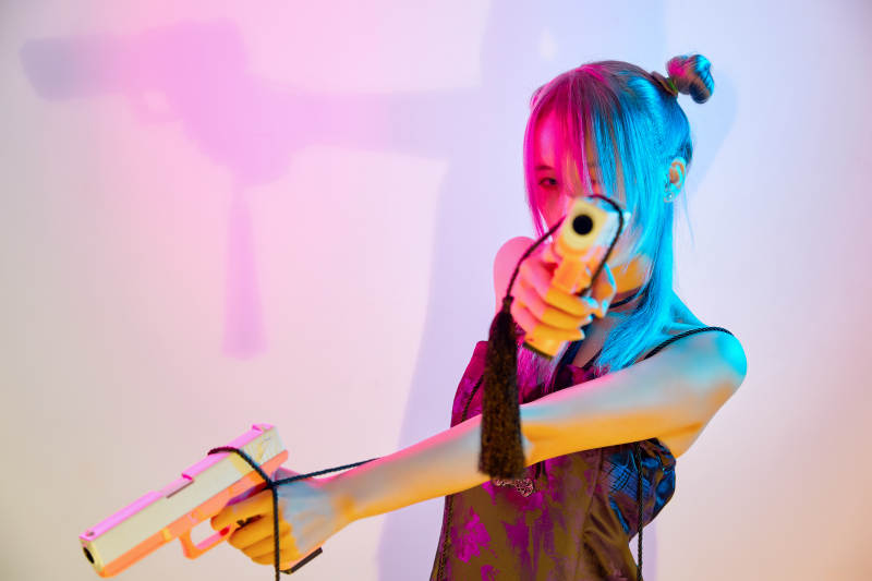 国潮风混搭赛博朋克风格的亚洲旗袍少女图片