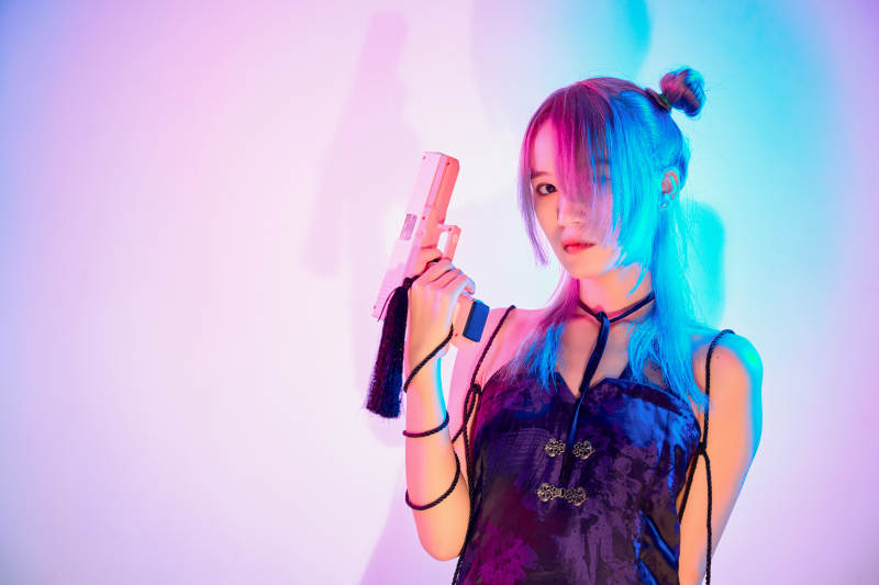 国潮风混搭赛博朋克风格的亚洲旗袍少女图片