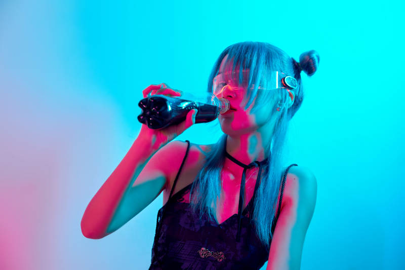 国潮风混搭赛博朋克风格的亚洲旗袍少女图片