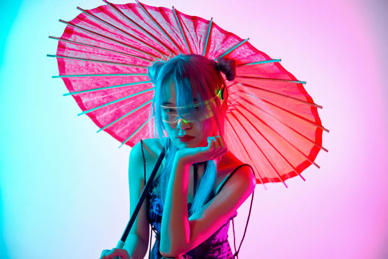 国潮风混搭赛博朋克风格的亚洲旗袍少女图片