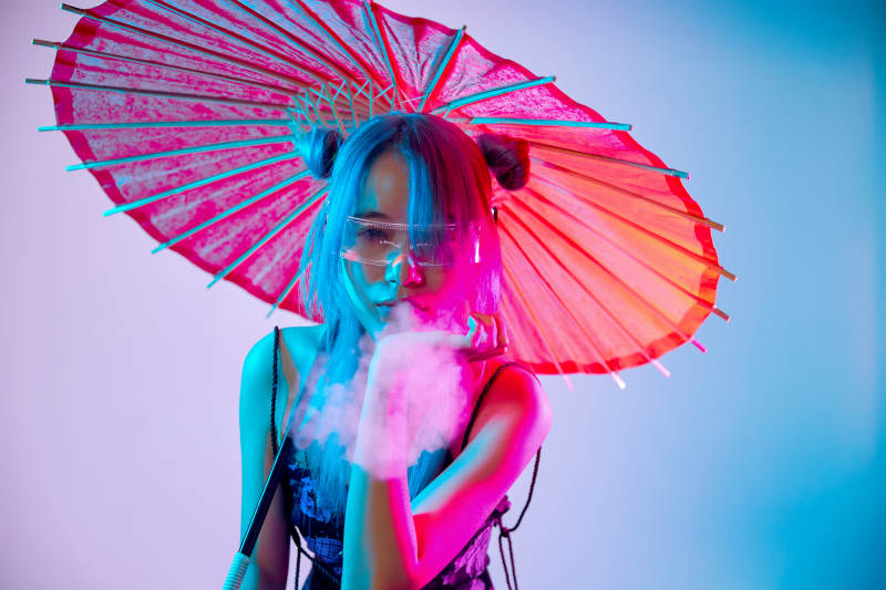 国潮风混搭赛博朋克风格的亚洲旗袍少女图片