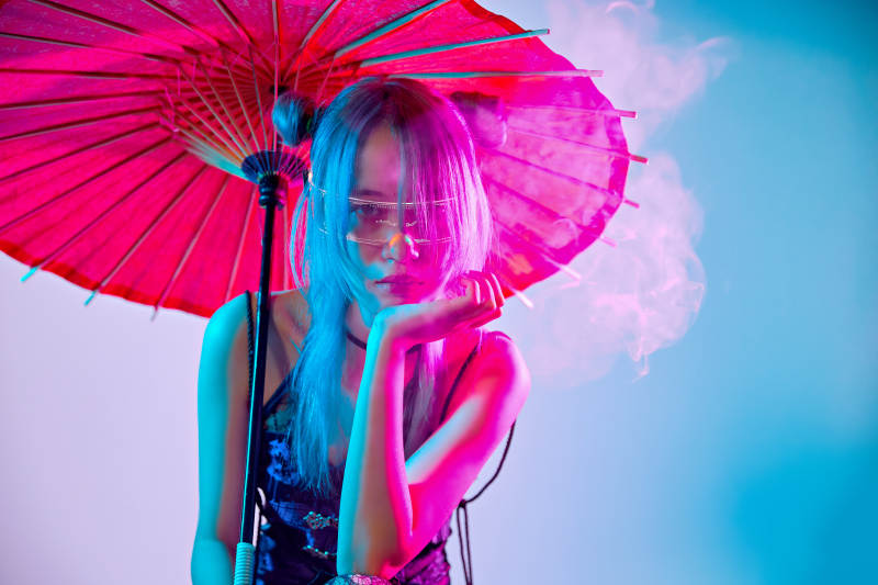 国潮风混搭赛博朋克风格的亚洲旗袍少女图片