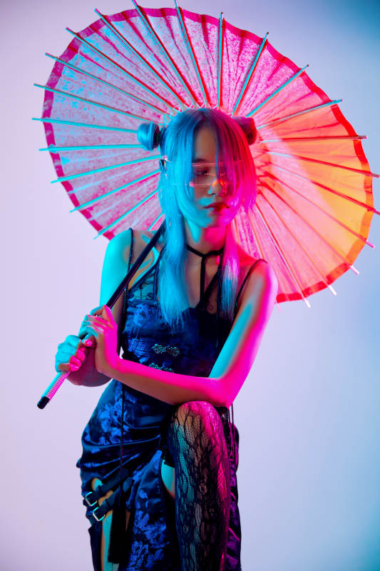 国潮风混搭赛博朋克风格的亚洲旗袍少女图片