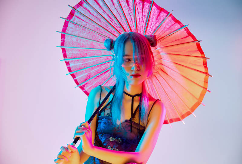 国潮风混搭赛博朋克风格的亚洲旗袍少女图片