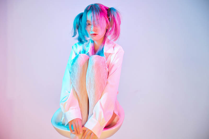 国潮风混搭赛博朋克风格的亚洲旗袍少女图片