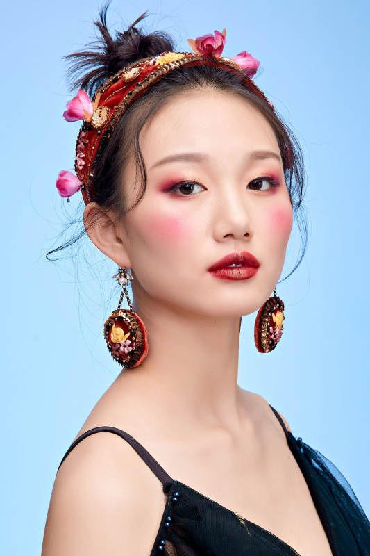 亚洲女性妆面图片