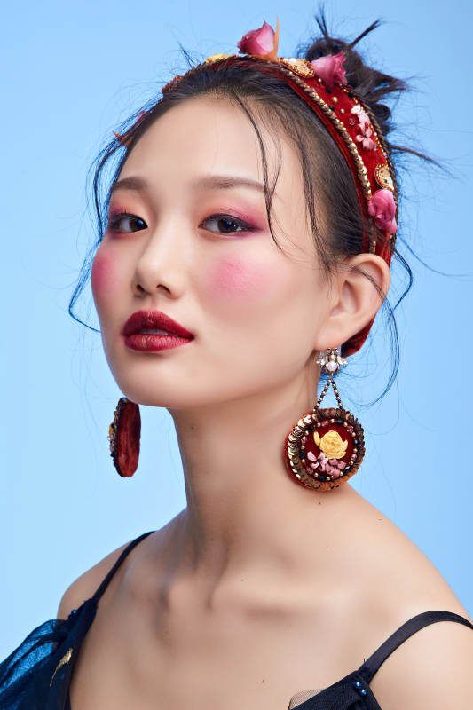 亚洲女性妆面图片