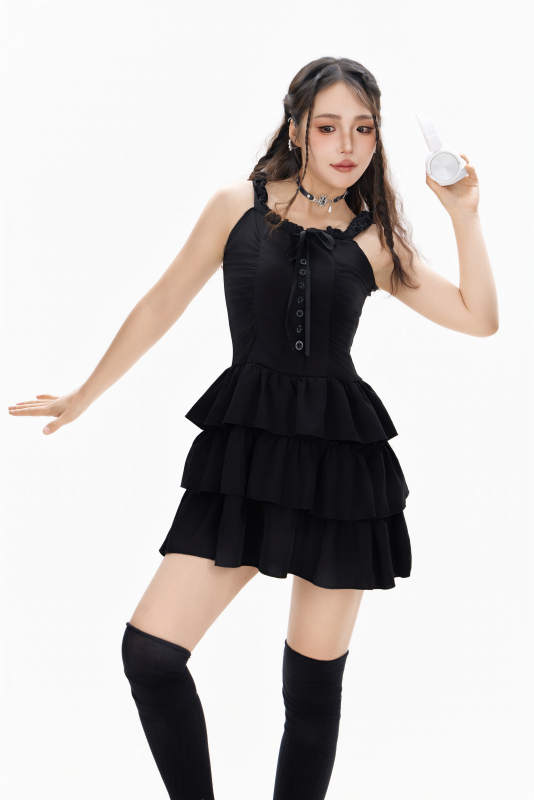 影棚拍摄动感十足的时尚女性形象图片