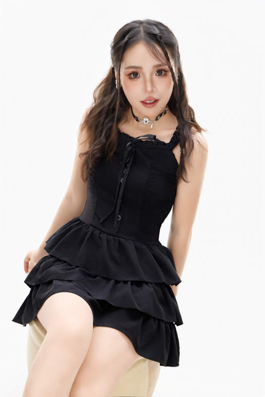 影棚拍摄动感十足的时尚女性形象图片