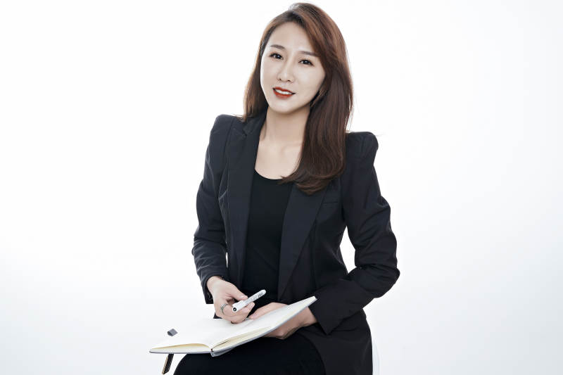 亚洲职业女性文员公关图片