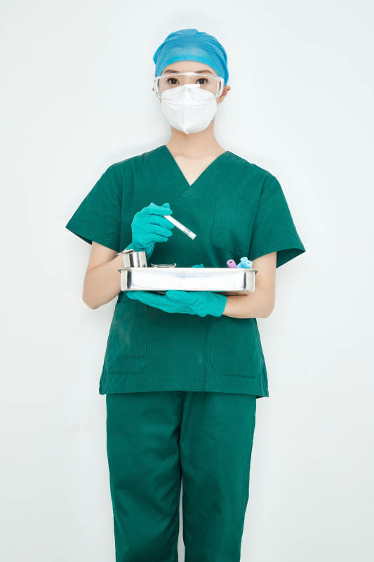 采集病例化验检测样本的外科手术医生图片