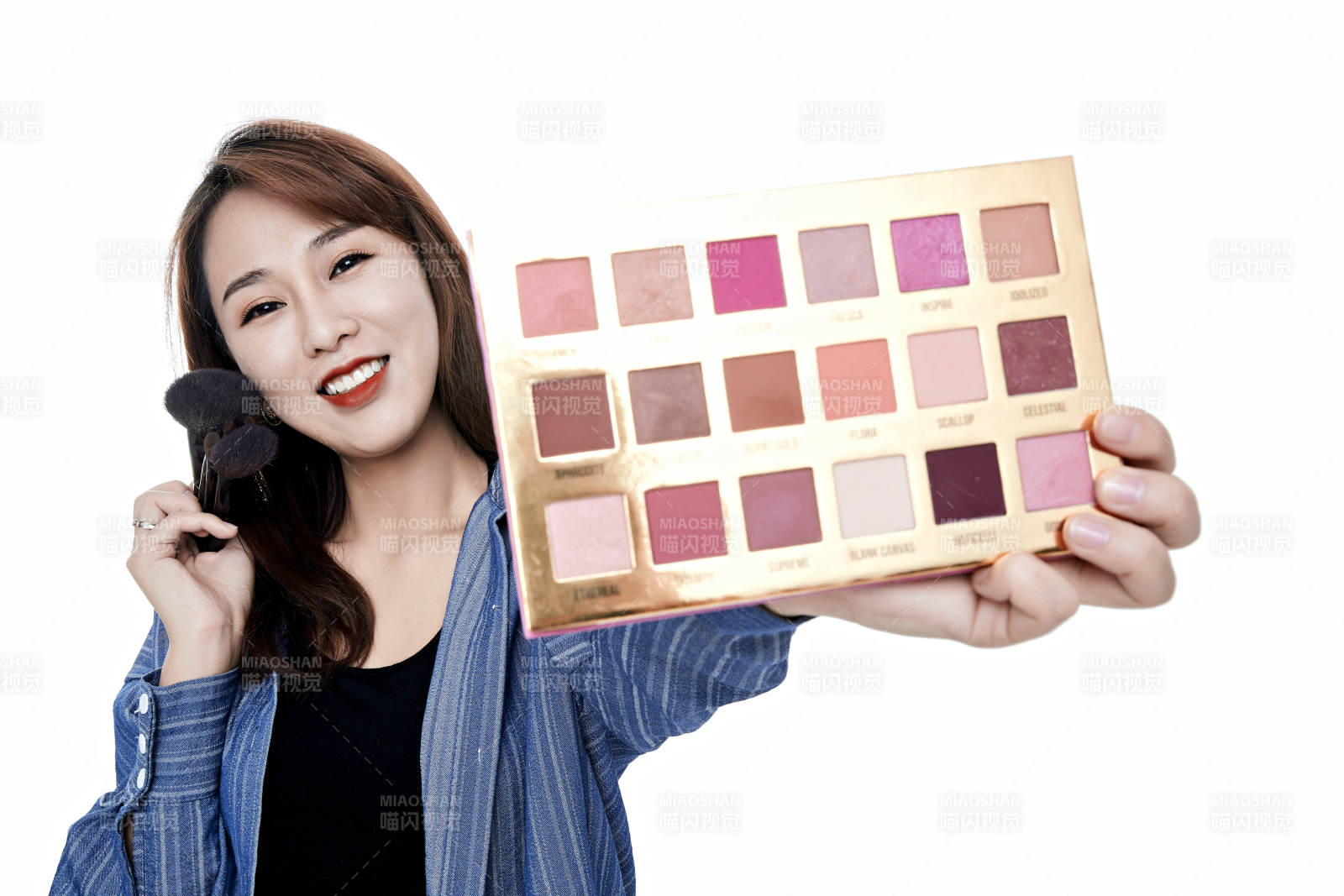 女性职业化妆师图片