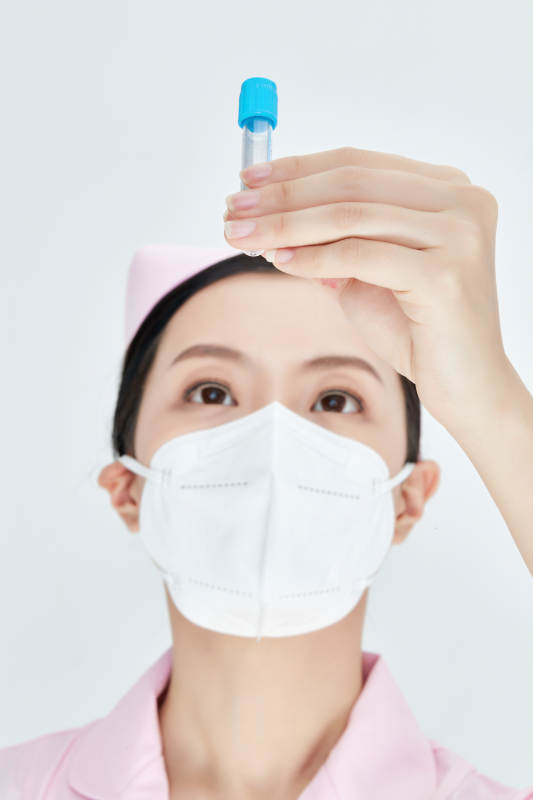 采集病例化验检测样本的外科手术医生图片