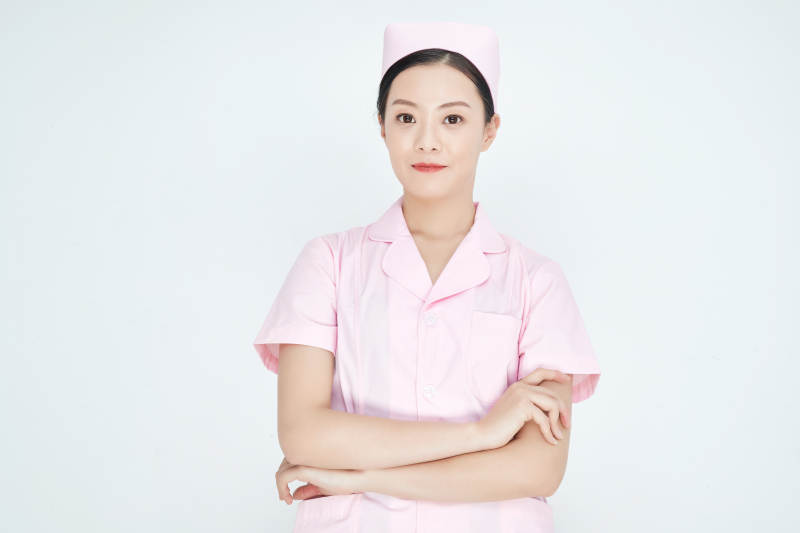 采集病例化验检测样本的外科手术医生图片