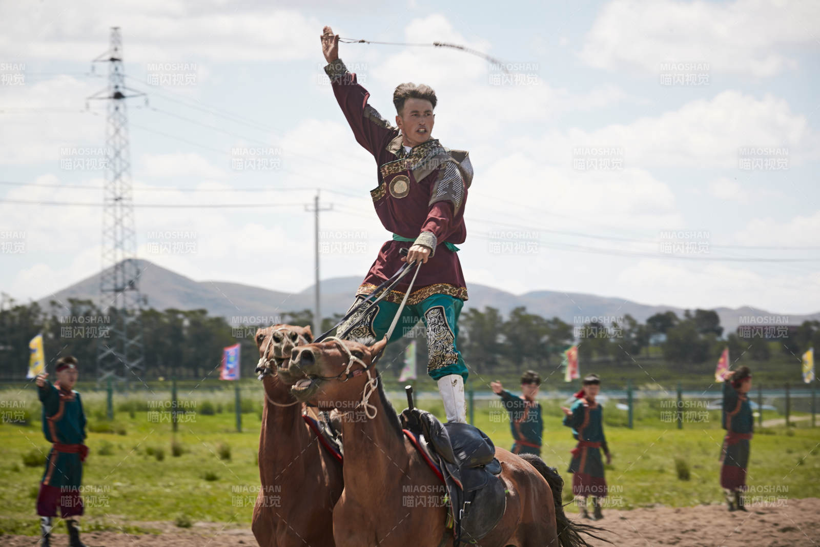 河北省沽源县库伦淖尔景区的蒙古马术表演图片