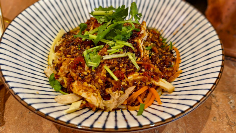 香辣鸡丝凉拌傣味米线图片