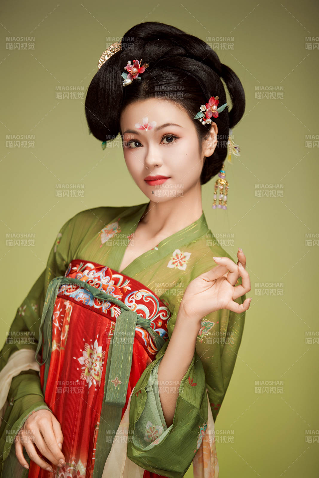 大唐风韵女性古装妆容造型图片